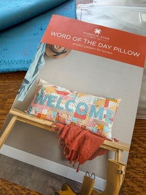 NWT… Missouri Star Quilt Co. Pillow kit.